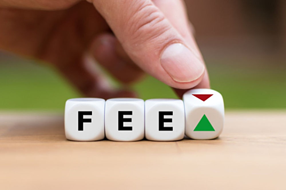 Oman Decreases Official Fees